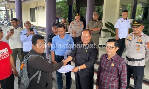 Peringati Hari Tani, Puluhan Mahasiswa Geruduk DPRD Ciamis: Tanah Petani Terancam, Siapa yang Bertanggung Jawab?